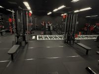 Watson Eight Station Multi-Gym ristikkäistalja (kaksi ylä- ja alataljaa, kaksi sivutaljaa)